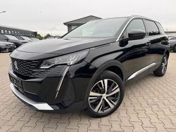 Schwarz Gebraucht 2023 Peugeot 5008 Allure Van / Kleinbus | 22.491 € (Guter Preis)