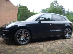 Schwarz Gebraucht 2014 Porsche Macan Turbo SUV | 43.400 € (Fairer Preis)