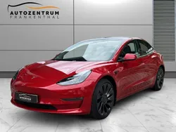 Rot Gebraucht 2022 Tesla Model 3 Performance Limousine | 36.760 € (Etwas zu teuer)