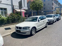 Weiß Gebraucht 2010 BMW 116 Kleinwagen | 3.100 € (Guter Preis)