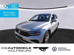 Reflexsilber metallic (metallic) Gebraucht 2022 VW Tiguan Active SUV | 28.250 € (Superpreis)