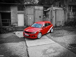 Rot Gebraucht 2008 Opel Astra GTC Coupé | 5.250 €