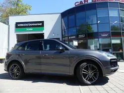 Quarzitgrau (metallic) Gebraucht 2022 Porsche Cayenne SUV | 76.800 € (Guter Preis)