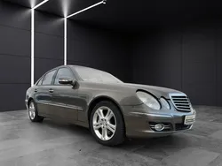 Grau Gebraucht 2006 Mercedes E420 Sport Limousine | 5.680 €