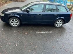 Blau Gebraucht 2004 Audi A4 Kombi | 999 € (Guter Preis)
