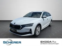 Moonweiß perleffekt (metallic) Gebraucht 2024 Skoda Octavia Selection Limousine | 28.200 € (Guter Preis)