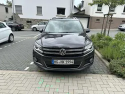Grau Gebraucht 2015 VW Tiguan LOUNGE SUV | 13.700 € (Fairer Preis)