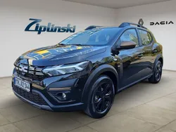 Schwarz Neu 2025 Dacia Sandero Extreme Kleinwagen | 20.980 € (Etwas zu teuer)