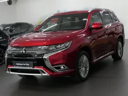 Rot Gebraucht 2020 Mitsubishi Outlander P-HEV Plus SUV | 25.990 € (Etwas zu teuer)