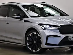 Silber Gebraucht 2022 Skoda Enyaq iV SportLine SUV | 40.499 €