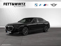 Saphirschwarz metallic Gebraucht 2024 BMW i7 M Sport Limousine | 83.800 € (Teuer)