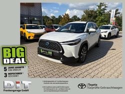 Platinumweiss perleffekt Gebraucht 2024 Toyota Corolla Cross Team SUV | 30.490 € (Guter Preis)