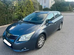 Blau Gebraucht 2010 Toyota Avensis Kombi | 2.900 € (Fairer Preis)
