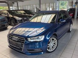 Blau Gebraucht 2016 Audi A3 Ambiente Limousine | 13.999 € (Superpreis)