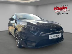 Schwarz Neu 2025 Kia Ceed 4 Limousine | 28.590 € (Teuer)