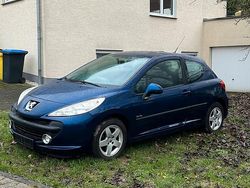 Blau Gebraucht 2008 Peugeot 207 Kleinwagen | 2.650 €