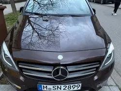 Braun Gebraucht 2014 Mercedes B200 Sport Van / Kleinbus | 10.200 € (Guter Preis)