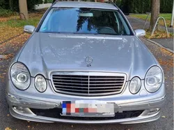 Silber Gebraucht 2004 Mercedes E220 Kombi | 2.700 €