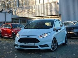 Weiß Gebraucht 2014 Ford Fiesta Performance Edition Coupé | 8.990 € (Fairer Preis)