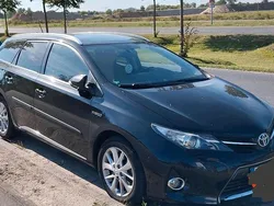 Schwarz Gebraucht 2014 Toyota Auris Hybrid Kombi | 10.500 €