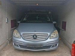 Grau Gebraucht 2006 Mercedes B200 Van / Kleinbus | 2.000 € (Guter Preis)