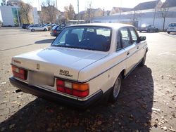 Weiß Gebraucht 1991 Volvo 240 Standard Limousine | 13.450 €