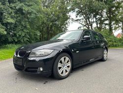 Schwarz Gebraucht 2012 BMW 318 Comfort Edition Kombi | 6.000 € (Guter Preis)