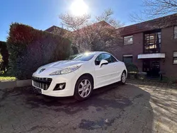 Schwarz Gebraucht 2011 Peugeot 207 CC Platinum Cabrio | 2.000 €