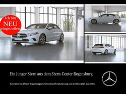 Weiß Gebraucht 2022 Mercedes A180 Style Limousine | 21.890 € (Guter Preis)