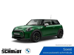 British racing green metallic Gebraucht 2022 Mini Cooper SE Classic Kleinwagen | 16.786 € (Superpreis)