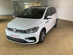 Weiß Gebraucht 2017 VW Touran Highline Van / Kleinbus | 21.130 € (Fairer Preis)