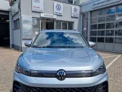 Oyster silver metallic Gebraucht 2024 VW Tiguan R-line SUV | 44.900 €