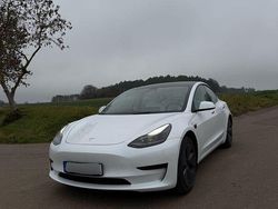 Weiß Gebraucht 2021 Tesla Model 3 Standard Range Plus Limousine | 22.999 € (Fairer Preis)