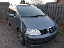 Grau Gebraucht 2009 Seat Alhambra Van / Kleinbus | 1.950 € (Etwas zu teuer)
