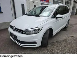 Weiß Gebraucht 2020 VW Touran Highline Van / Kleinbus | 25.000 € (Fairer Preis)