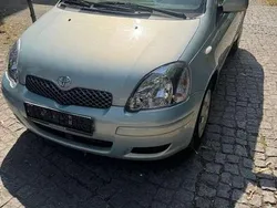 Silber Gebraucht 2005 Toyota Yaris Limousine | 1.990 € (Fairer Preis)