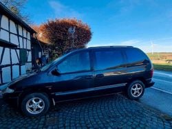 Schwarz Gebraucht 2000 Chrysler Grand Voyager Van / Kleinbus | 1.800 €