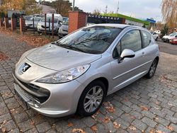 Grau Gebraucht 2009 Peugeot 207 Sport Limousine | 2.999 € (Fairer Preis)