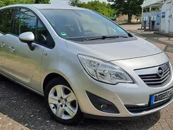 Grau Gebraucht 2011 Opel Meriva Selection Van / Kleinbus | 5.150 € (Fairer Preis)