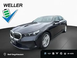 Grau Gebraucht 2024 BMW 530e Comfort Edition Limousine | 54.990 €
