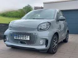 Grau Gebraucht 2021 Smart ForTwo Electric Drive Coupé | 10.800 € (Etwas zu teuer)