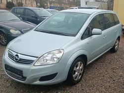 Grün Gebraucht 2009 Opel Zafira Edition Van / Kleinbus | 899 € (Superpreis)
