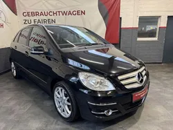 Schwarz Gebraucht 2011 Mercedes B180 Van / Kleinbus | 6.990 € (Fairer Preis)