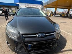 Schwarz Gebraucht 2013 Ford Focus Limousine | 4.900 € (Fairer Preis)