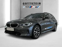 Mineralgrau Gebraucht 2022 BMW 320 Sport Line Kombi | 28.450 € (Fairer Preis)