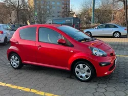 Rot Gebraucht 2008 Toyota Aygo Kleinwagen | 2.650 €