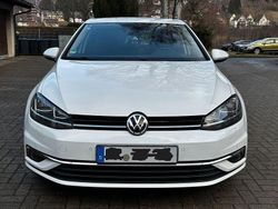 Weiß Gebraucht 2017 VW Golf VII Comfortline Limousine | 13.300 € (Fairer Preis)