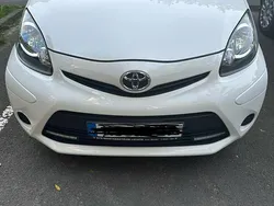 Weiß Gebraucht 2014 Toyota Aygo Kleinwagen | 5.399 € (Superpreis)