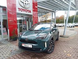 Grün Neu 2025 Toyota Yaris Cross SUV | 31.663 € (Etwas zu teuer)