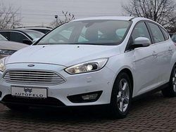 Weiß Gebraucht 2016 Ford Focus Limousine | 8.950 € (Fairer Preis)